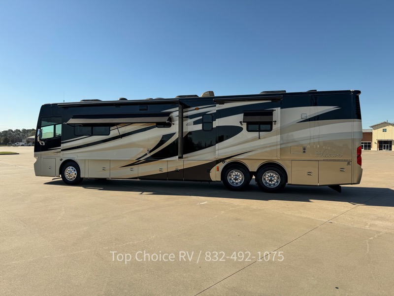 Tiffin Motorhomes Phaeton  2013