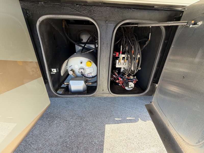 Tiffin Motorhomes Phaeton  2013