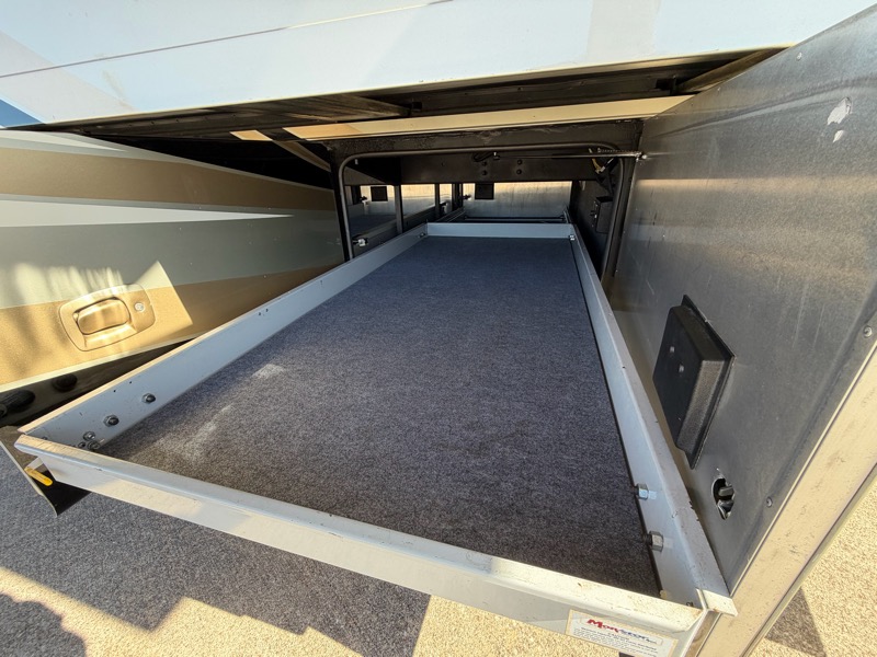 Tiffin Motorhomes Phaeton  2013