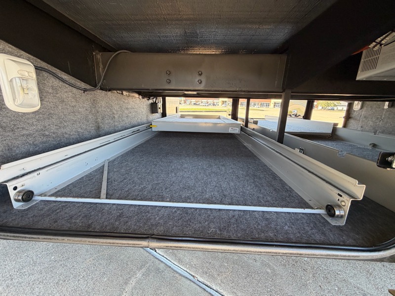 Tiffin Motorhomes Phaeton  2013