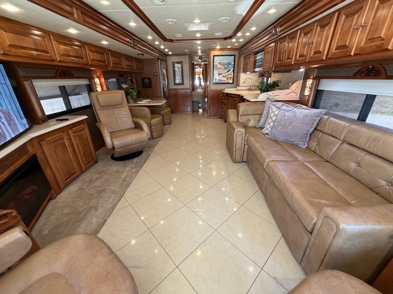 Tiffin Motorhomes Phaeton  2013