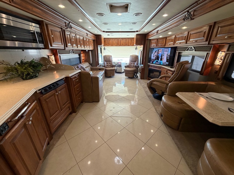 Tiffin Motorhomes Phaeton  2013