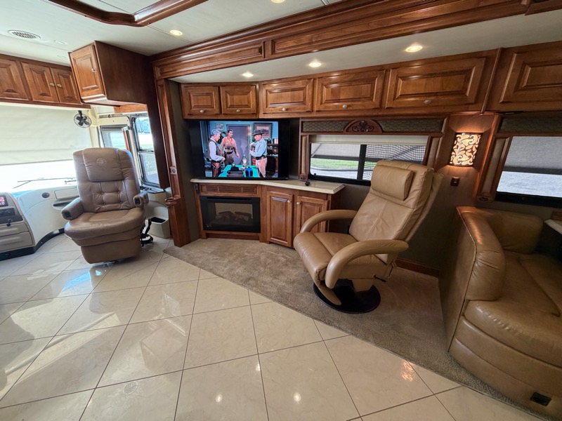 Tiffin Motorhomes Phaeton  2013