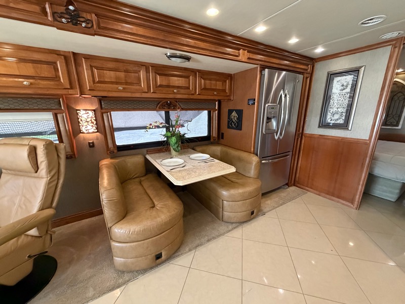Tiffin Motorhomes Phaeton  2013