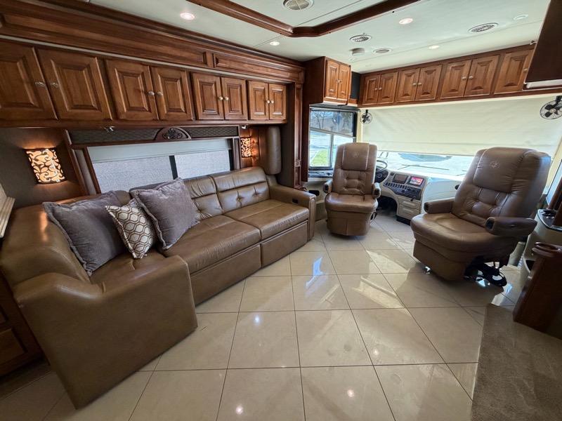 Tiffin Motorhomes Phaeton  2013