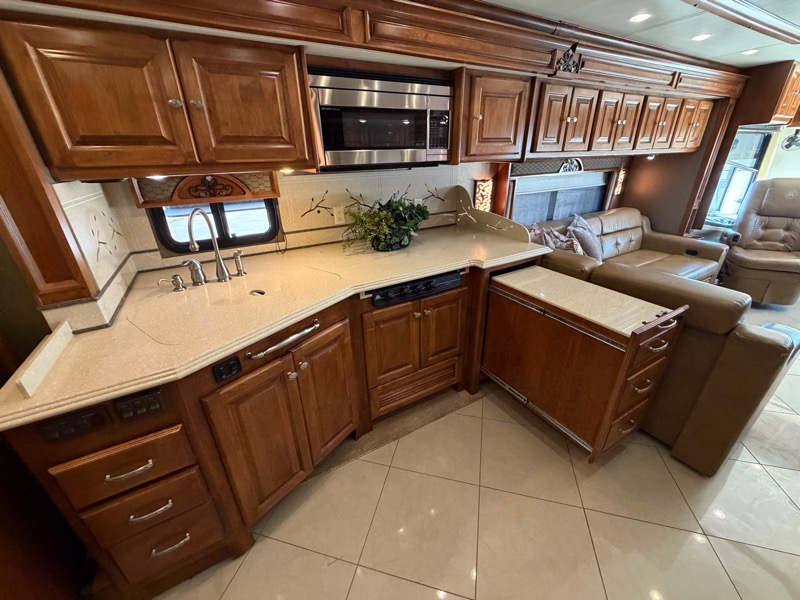 Tiffin Motorhomes Phaeton  2013