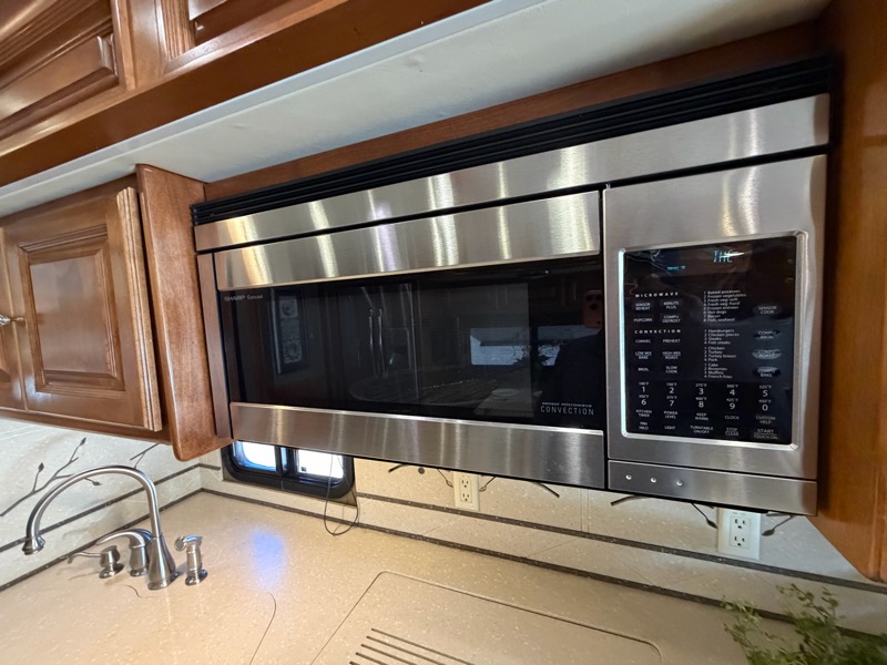 Tiffin Motorhomes Phaeton  2013