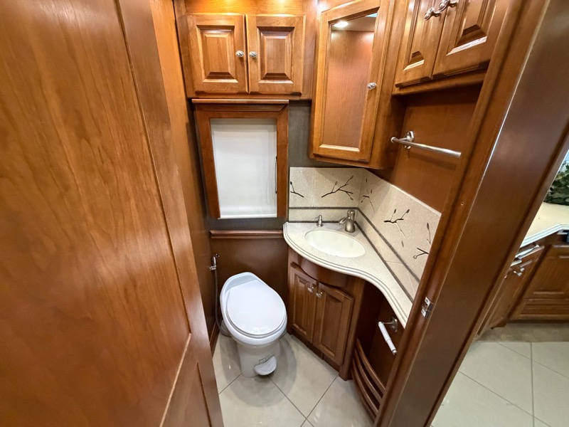 Tiffin Motorhomes Phaeton  2013