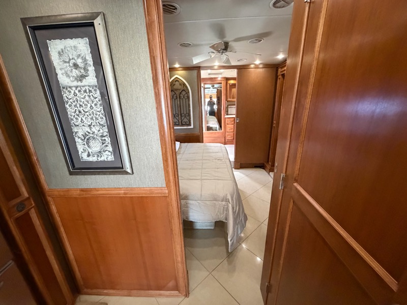 Tiffin Motorhomes Phaeton  2013