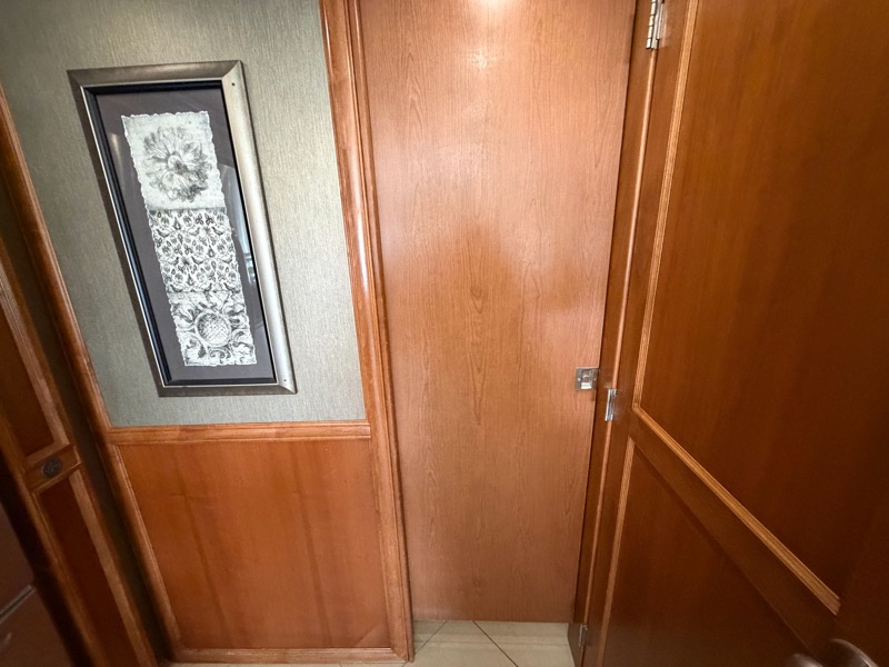 Tiffin Motorhomes Phaeton  2013