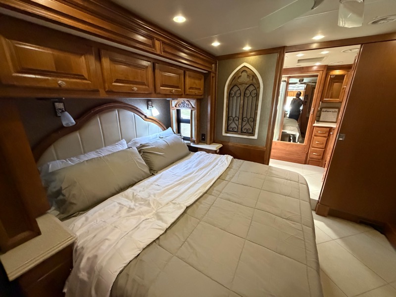 Tiffin Motorhomes Phaeton  2013