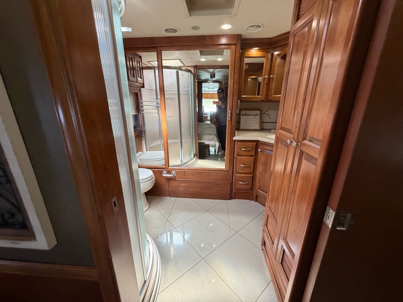 Tiffin Motorhomes Phaeton  2013