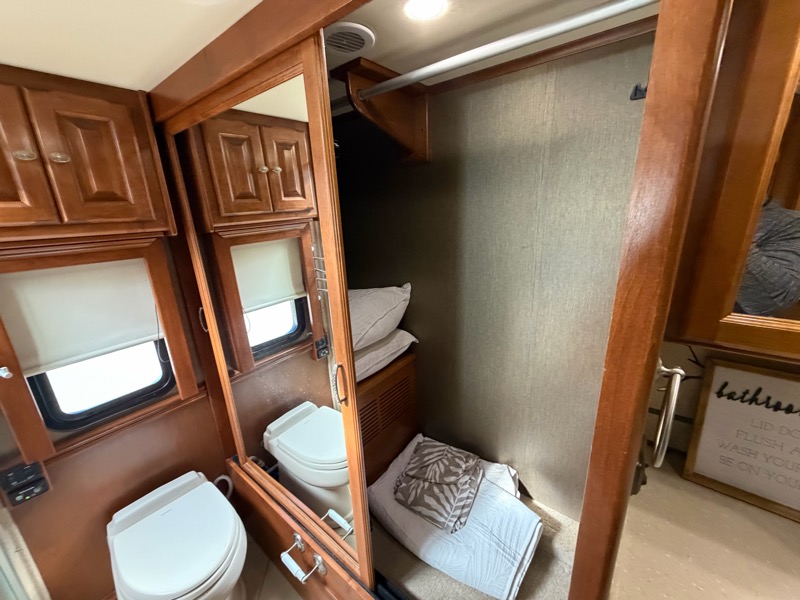 Tiffin Motorhomes Phaeton  2013