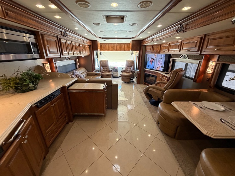 Tiffin Motorhomes Phaeton  2013