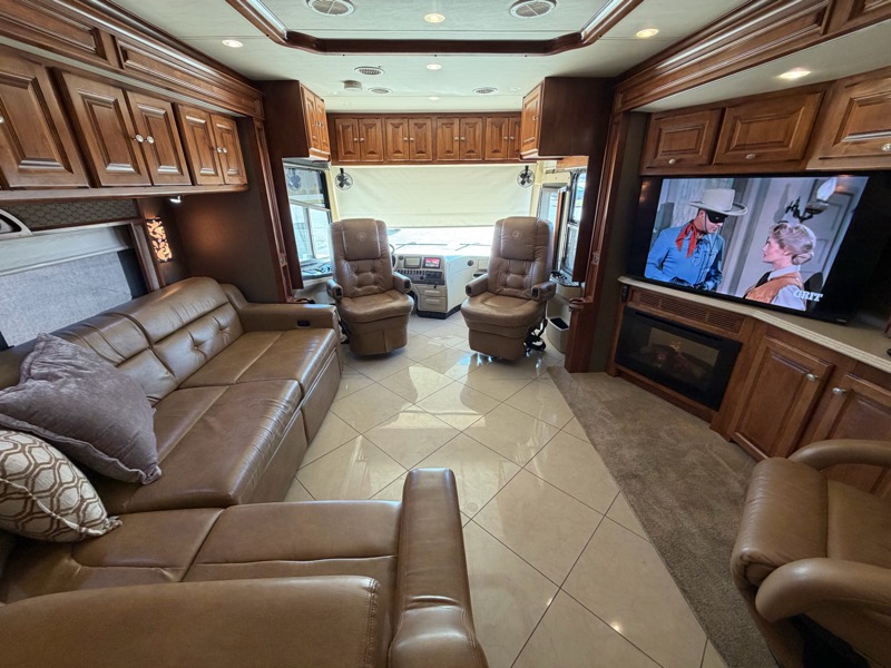 Tiffin Motorhomes Phaeton  2013