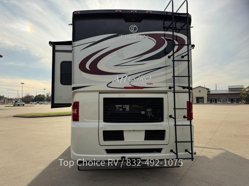 Tiffin Motorhomes Allegro  2016