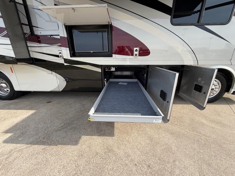 Tiffin Motorhomes Allegro  2016