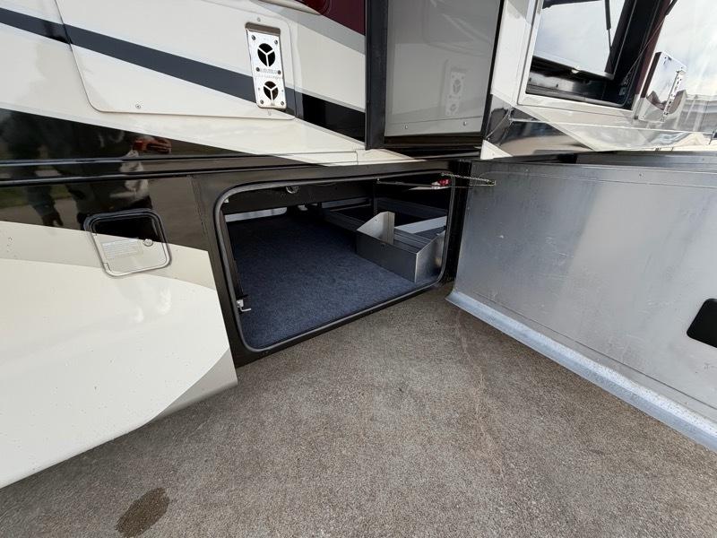 Tiffin Motorhomes Allegro  2016