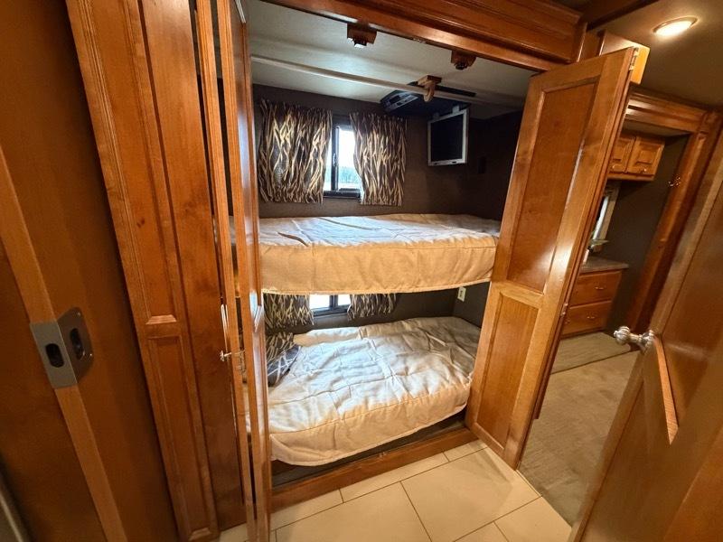 Tiffin Motorhomes Allegro  2016