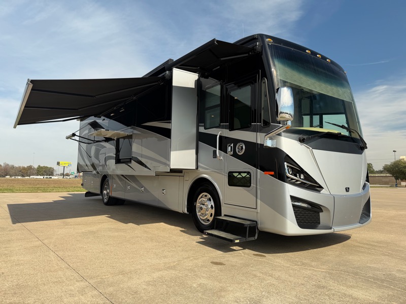 Tiffin Motorhomes Phaeton  2020