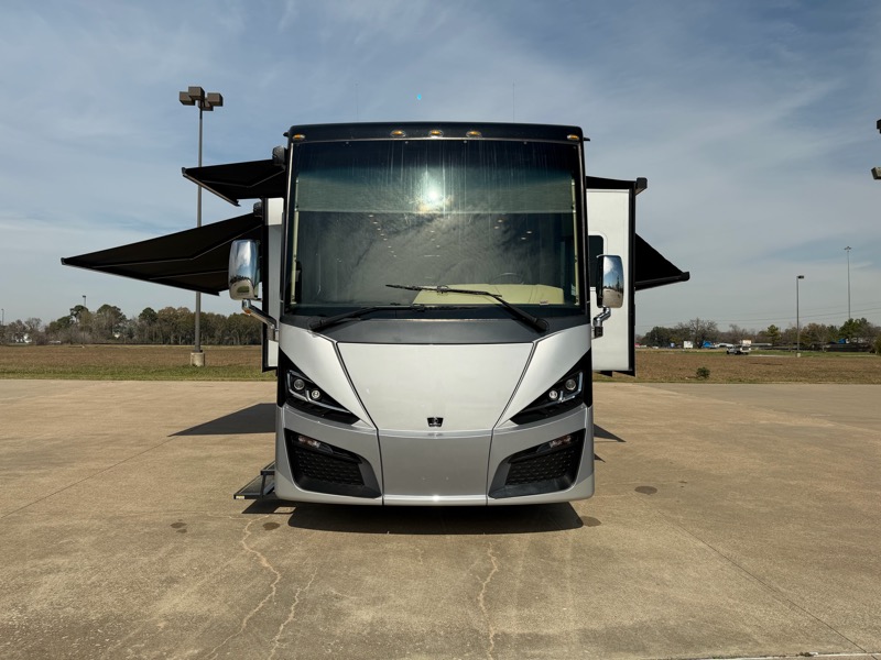 Tiffin Motorhomes Phaeton  2020