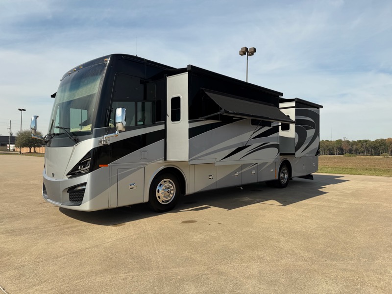 Tiffin Motorhomes Phaeton  2020
