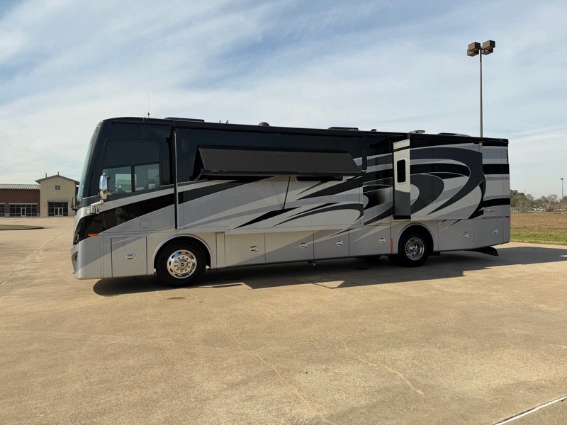Tiffin Motorhomes Phaeton  2020