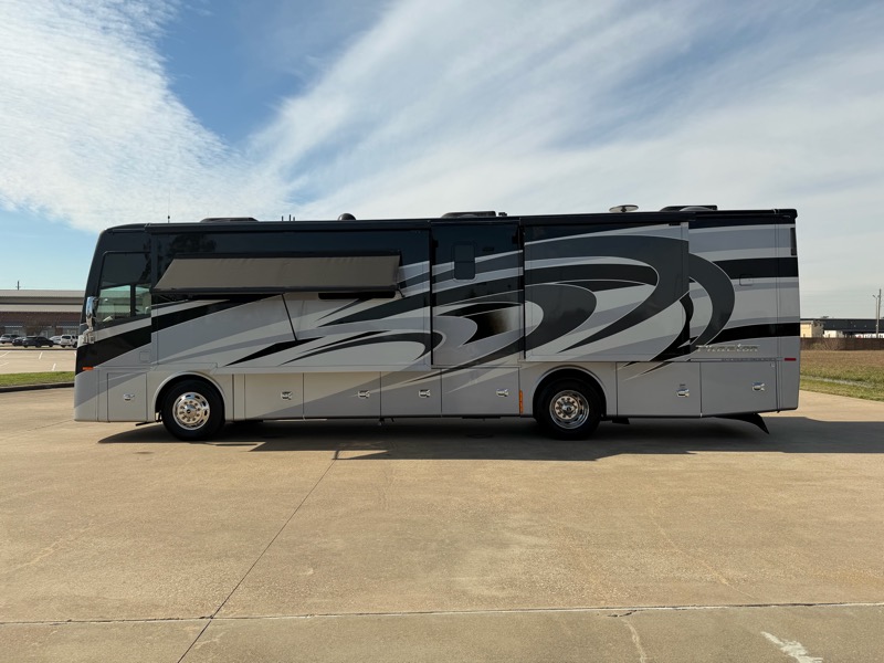 Tiffin Motorhomes Phaeton  2020