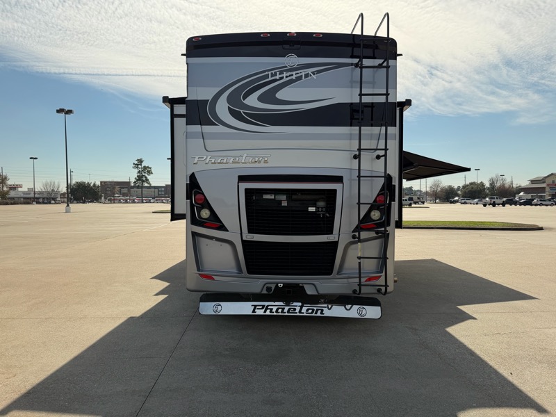 Tiffin Motorhomes Phaeton  2020