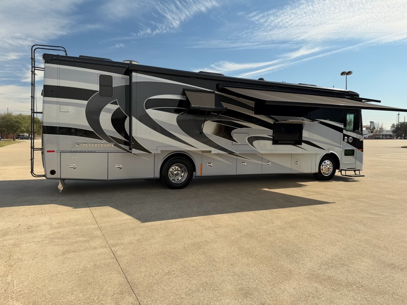 Tiffin Motorhomes Phaeton  2020
