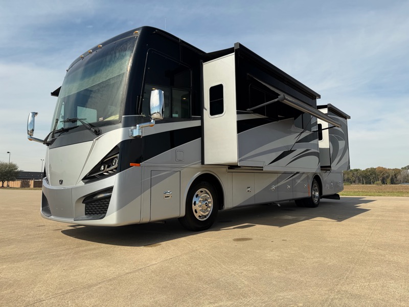 Tiffin Motorhomes Phaeton  2020