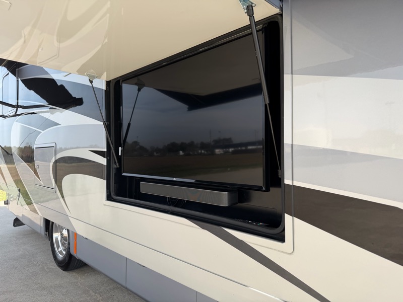 Tiffin Motorhomes Phaeton  2020