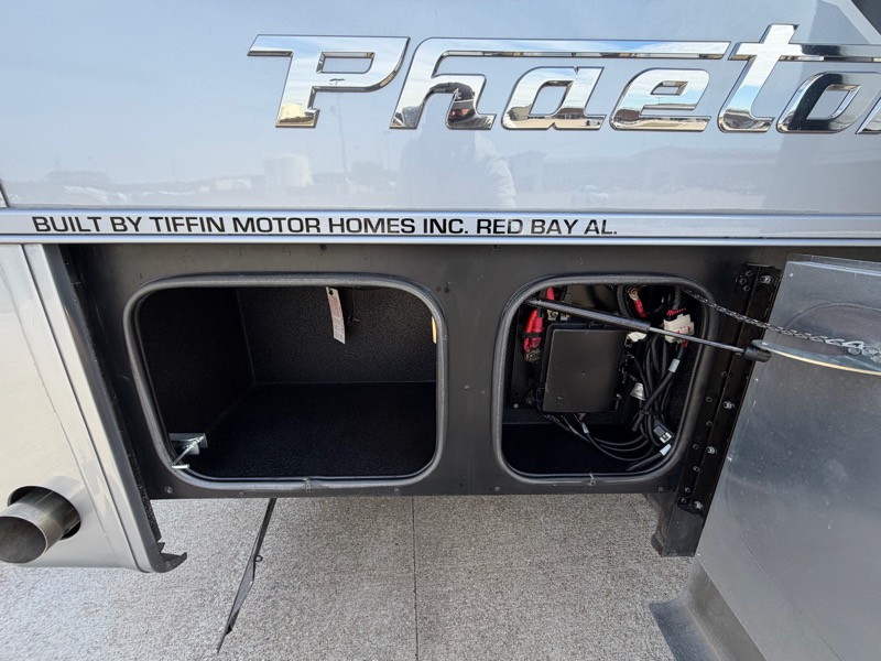 Tiffin Motorhomes Phaeton  2020