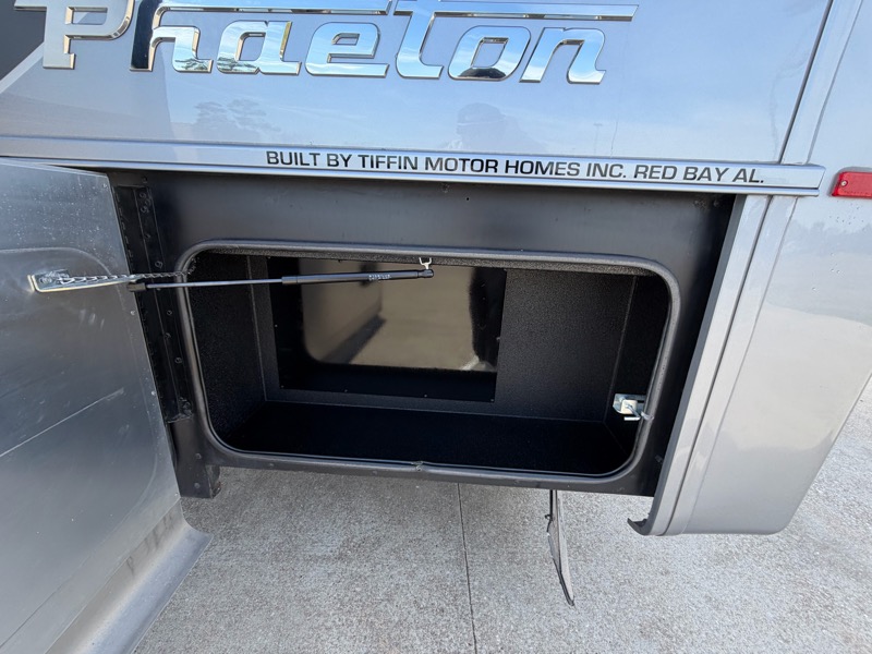 Tiffin Motorhomes Phaeton  2020