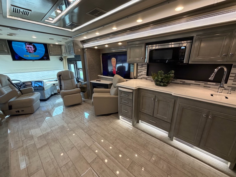 Tiffin Motorhomes Phaeton  2020