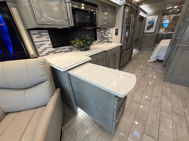 Tiffin Motorhomes Phaeton  2020