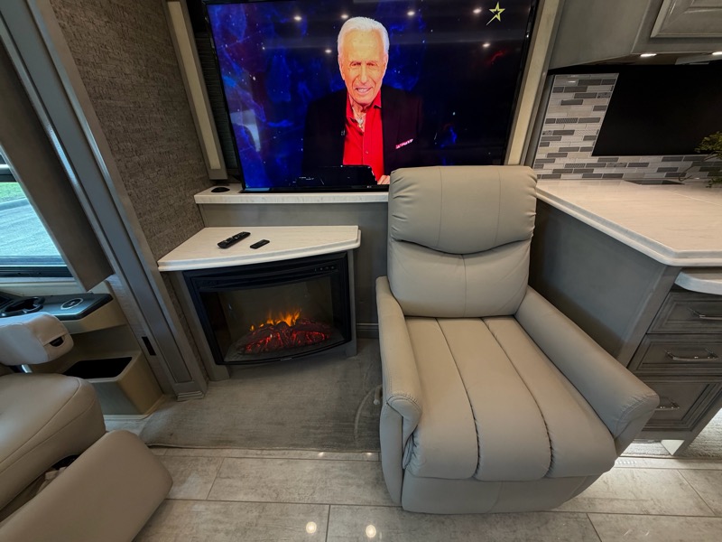 Tiffin Motorhomes Phaeton  2020