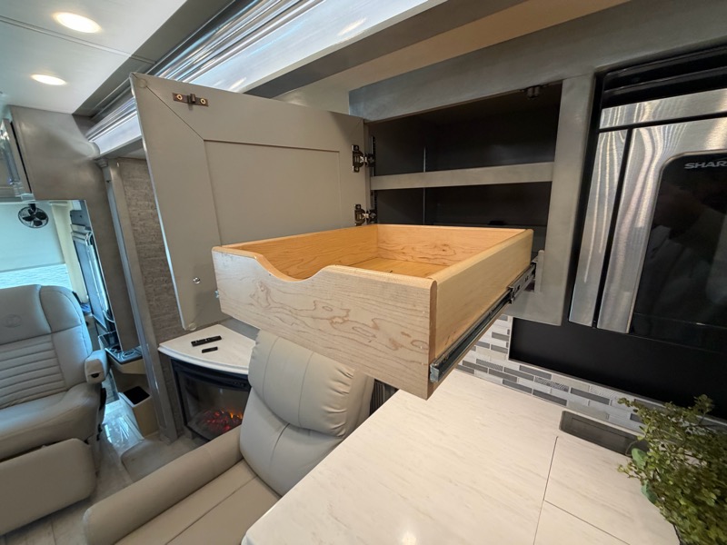 Tiffin Motorhomes Phaeton  2020