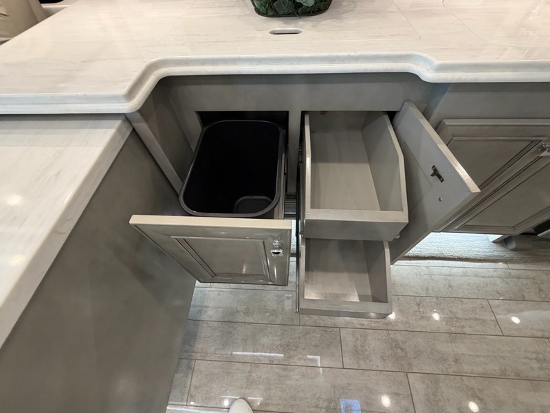 Tiffin Motorhomes Phaeton  2020