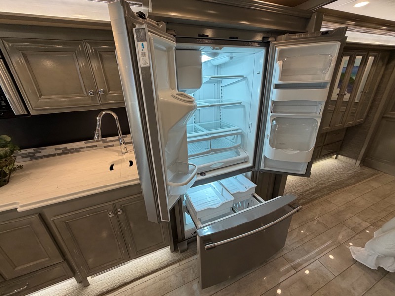 Tiffin Motorhomes Phaeton  2020