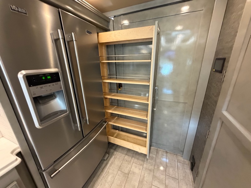 Tiffin Motorhomes Phaeton  2020