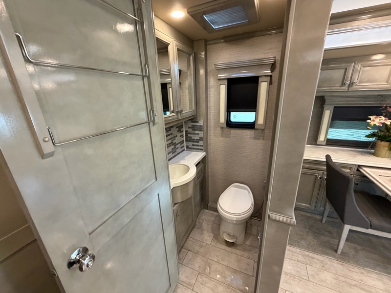 Tiffin Motorhomes Phaeton  2020