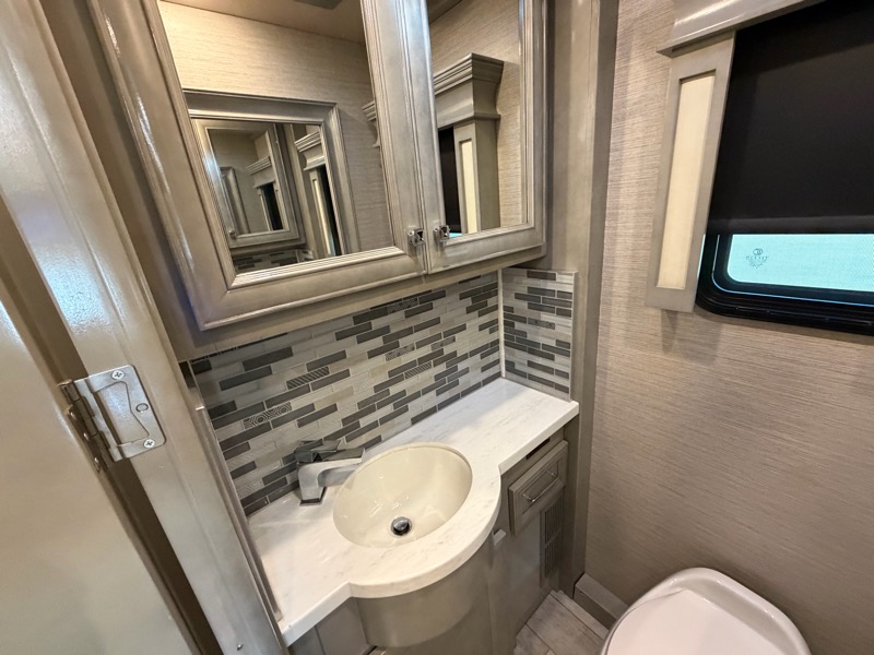 Tiffin Motorhomes Phaeton  2020