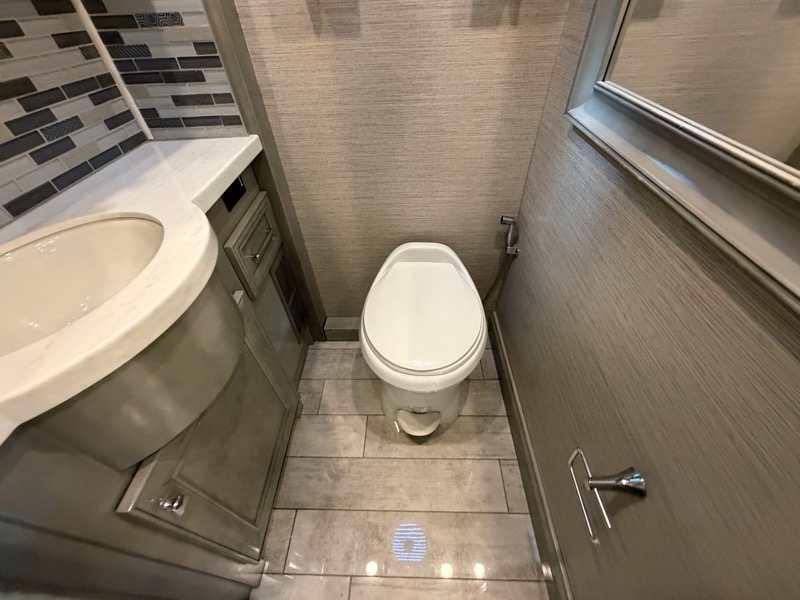 Tiffin Motorhomes Phaeton  2020