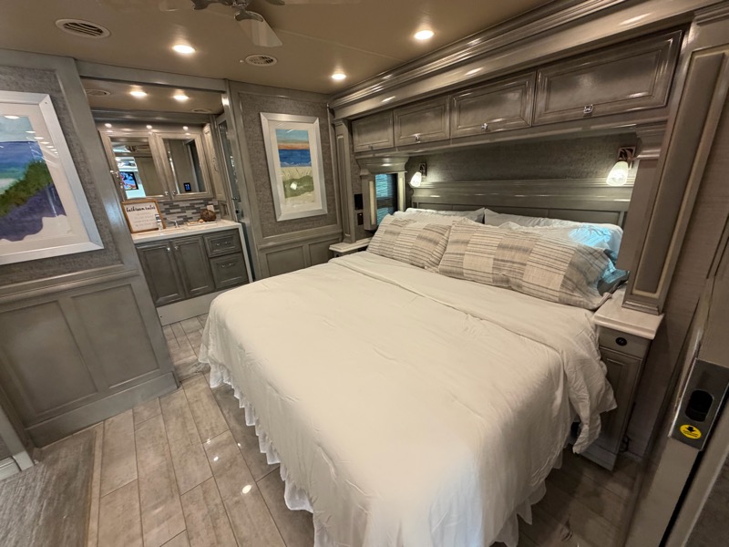 Tiffin Motorhomes Phaeton  2020