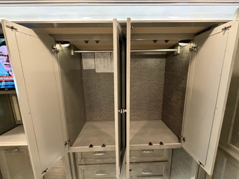 Tiffin Motorhomes Phaeton  2020