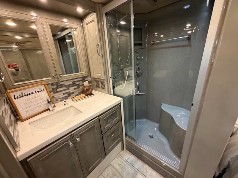 Tiffin Motorhomes Phaeton  2020