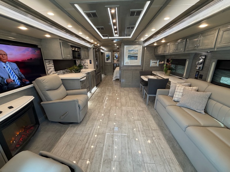 Tiffin Motorhomes Phaeton  2020