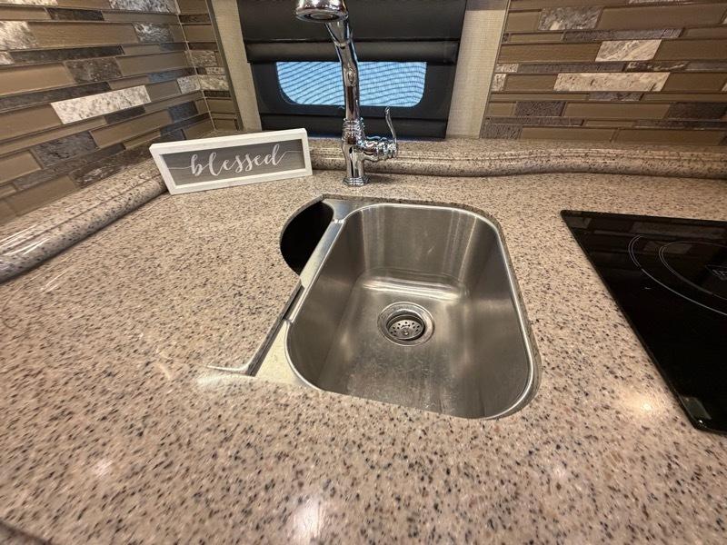 Fleetwood American Revolution  2017