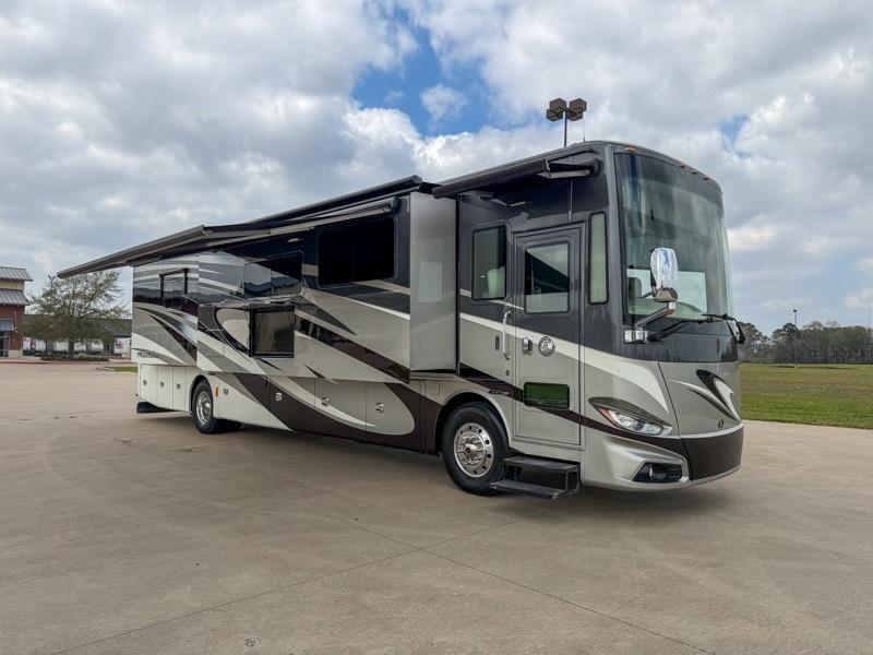 2018 Tiffin Motorhomes Phaeton 40 IH , 1.5 Bath, Dies